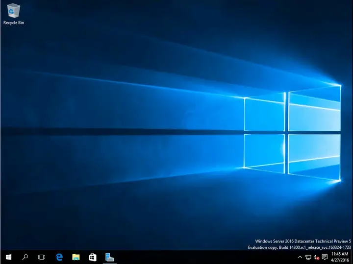 Windows Server 2016 Technical Preview 5 desktop with its evaluation build watermark