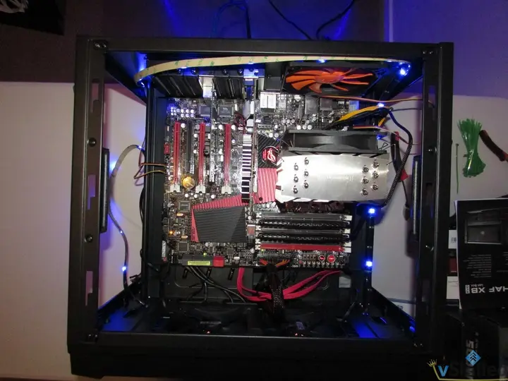 Top view of the installed motherboard, expansion cards and CPU cooler